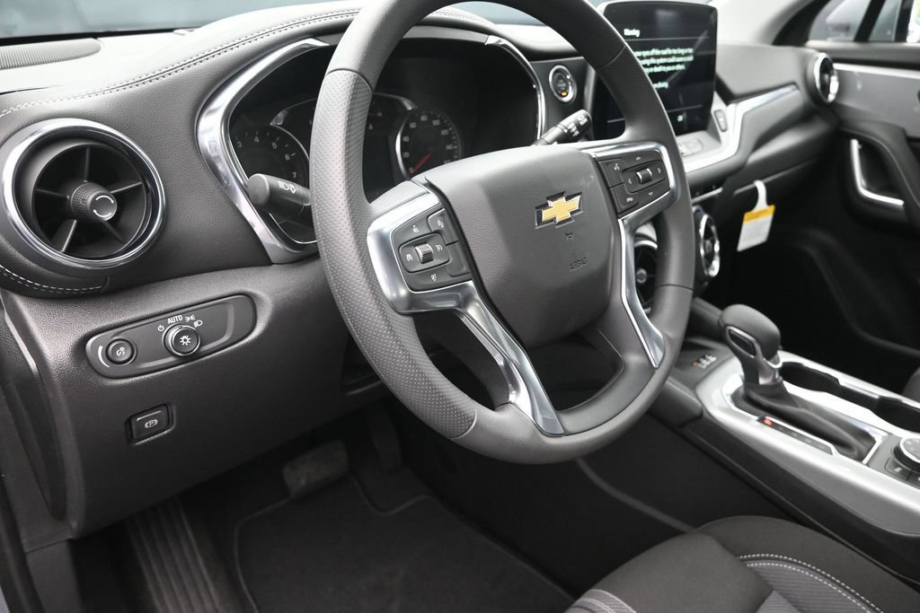 New 2026 Chevrolet Blazer LT w/ Convenience Package AWD/4WD image 12