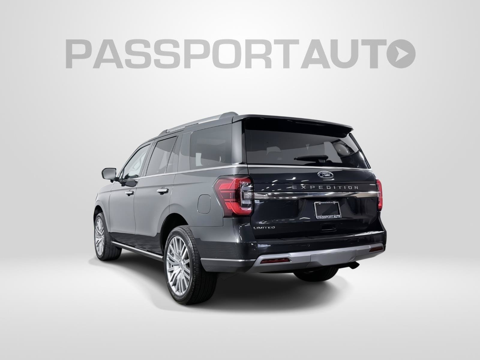 Used 2023 Ford Expedition Limited AWD/4WD image 5
