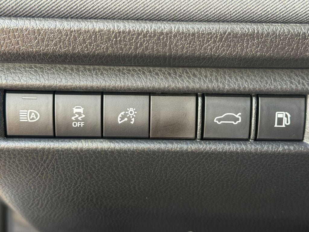 Used 2026 Toyota Camry LE FWD image 25
