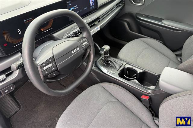 Used 2025 Kia K4 FWD image 10