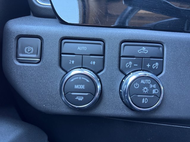 Used 2023 GMC Sierra 1500 Elevation AWD/4WD image 17