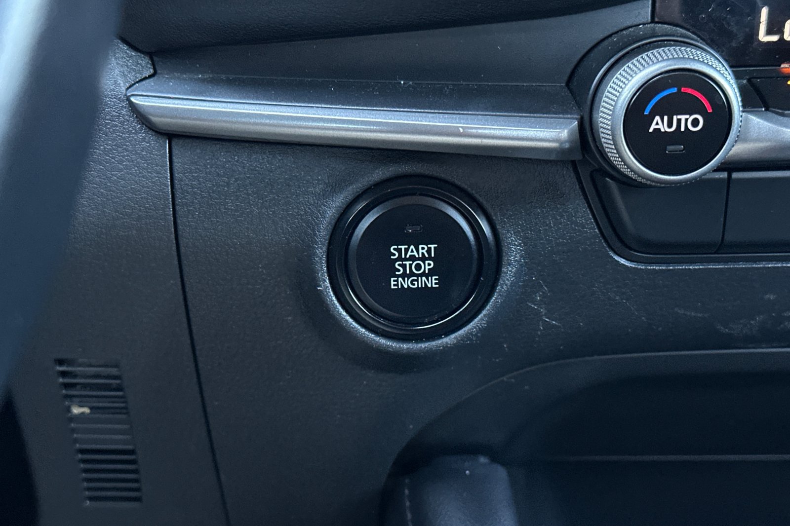 Used 2025 MAZDA MAZDA3 s FWD image 27