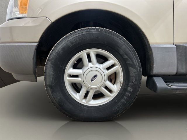 Used 2006 Ford Expedition XLT AWD/4WD image 25