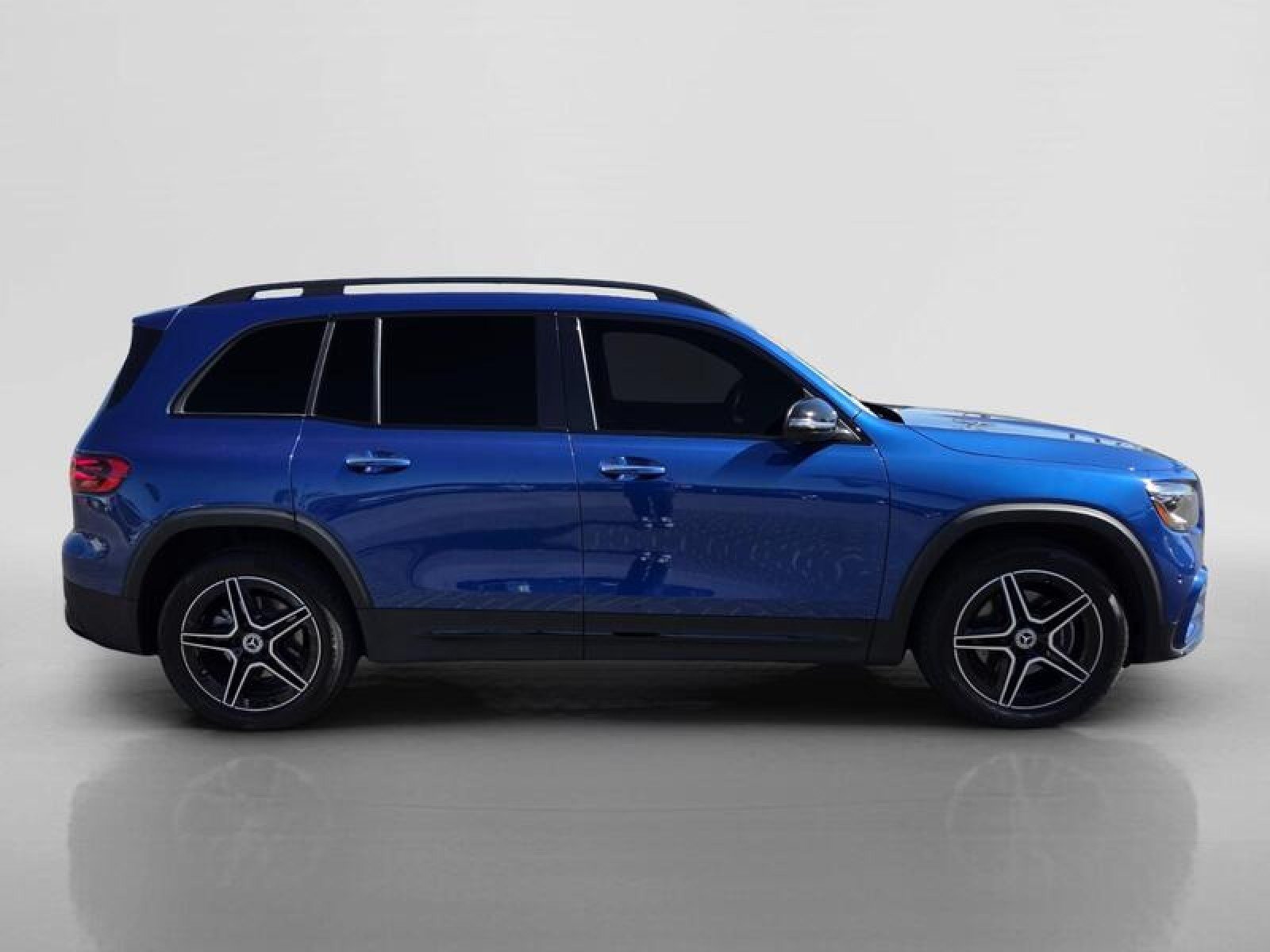 Used 2024 Mercedes-Benz GLB 250 image 6