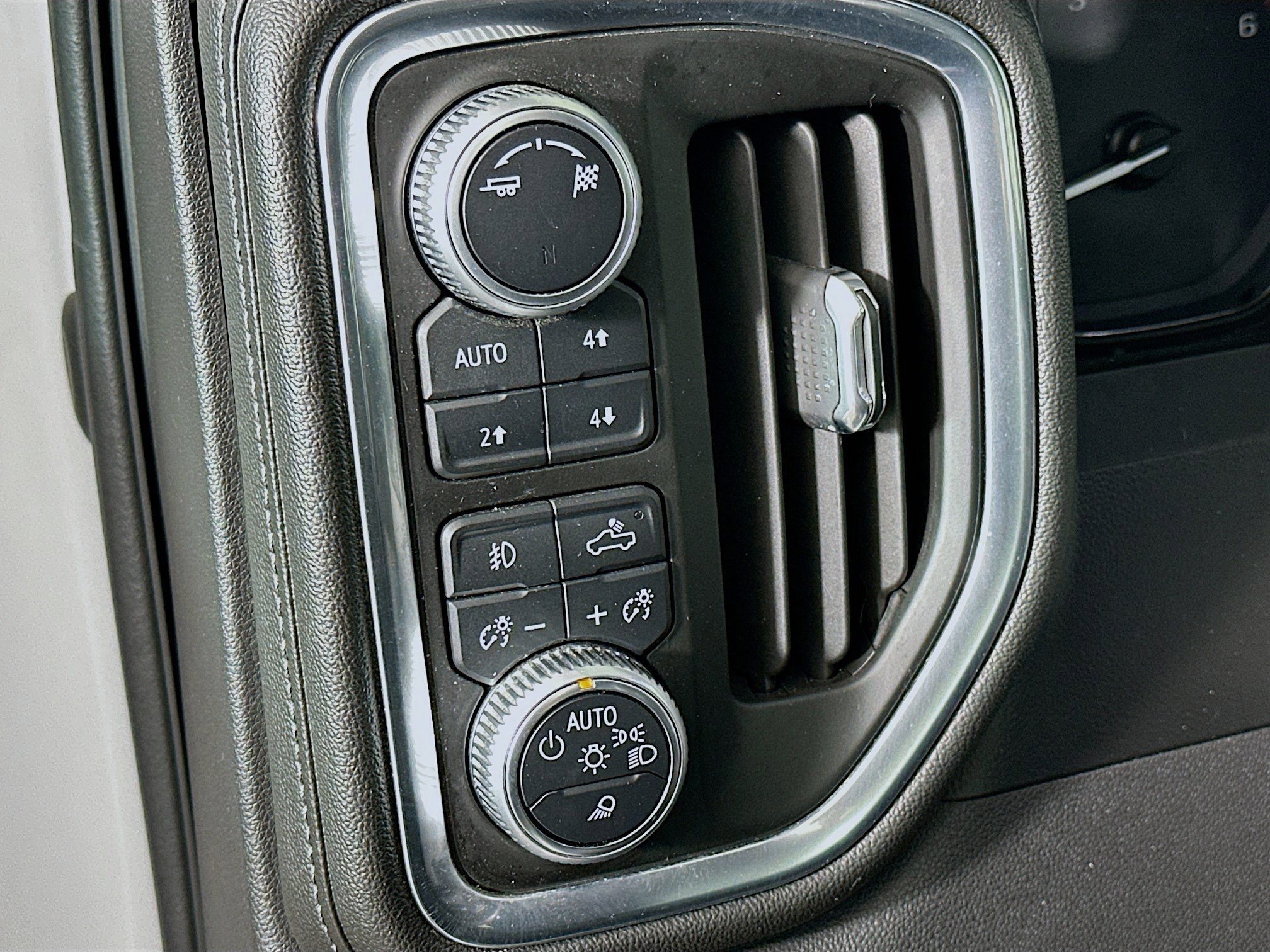 Used 2019 GMC Sierra 1500 SLT w/ SLT Premium Plus Package image 17