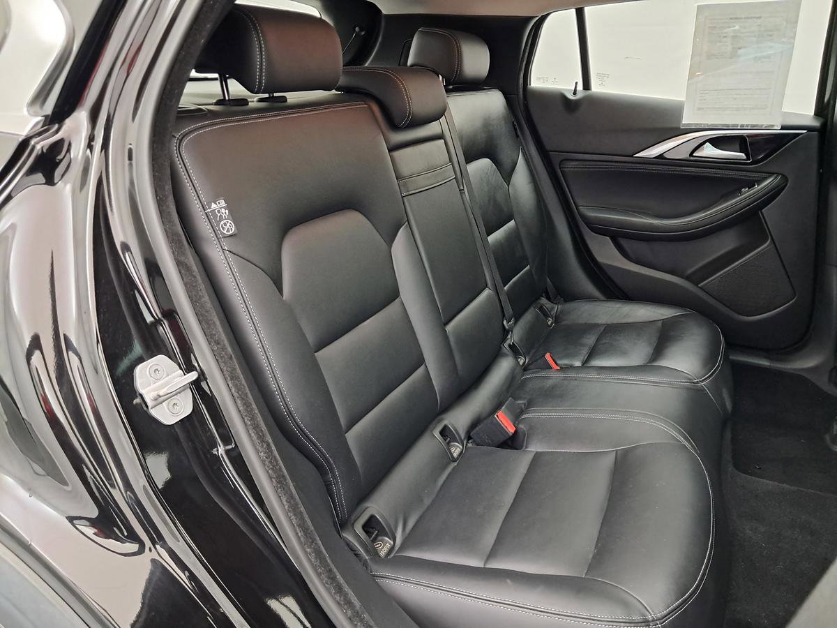 Used 2018 INFINITI QX30 AWD image 23