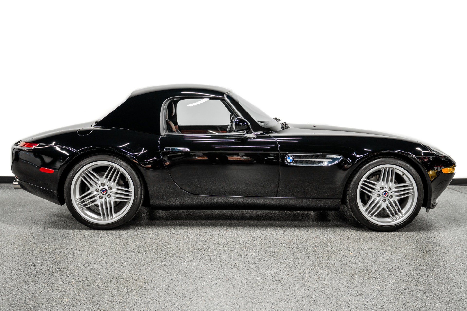 Used 2003 BMW Z8 RWD image 35