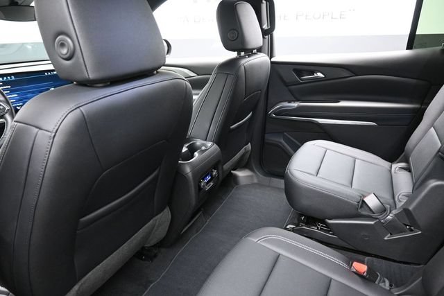 Used 2026 Chevrolet Traverse LT w/ Midnight/Sport Edition FWD image 25