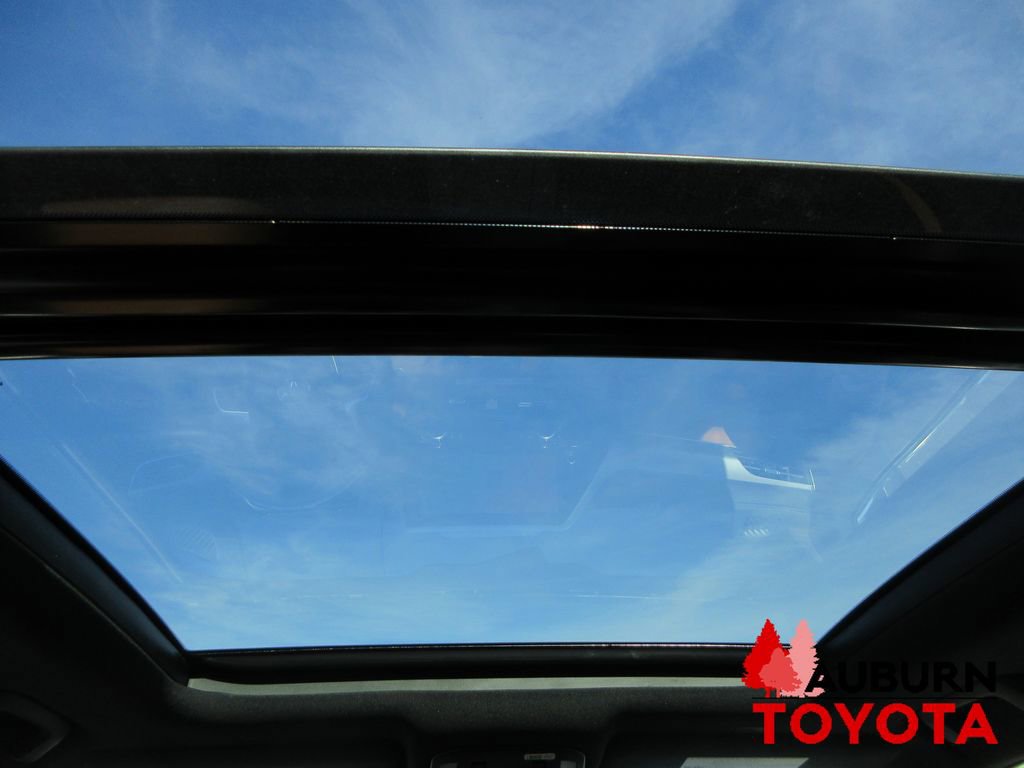 New 2026 Toyota Highlander Platinum image 11