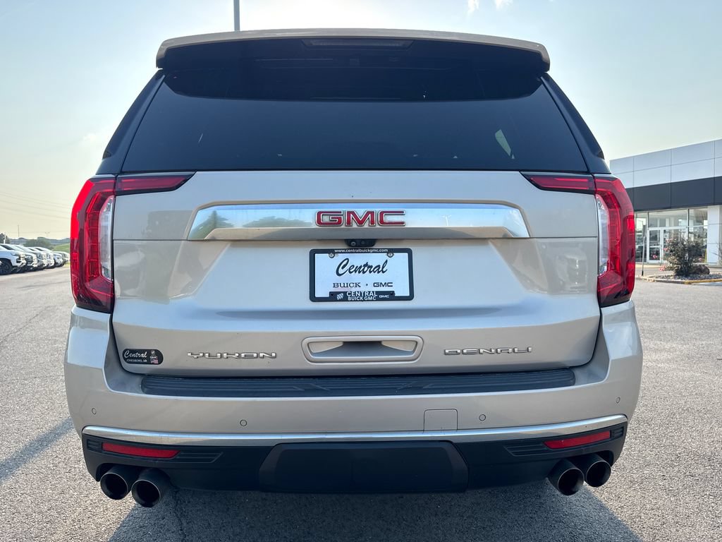 Used 2021 GMC Yukon Denali w/ Denali Premium Package AWD/4WD image 5