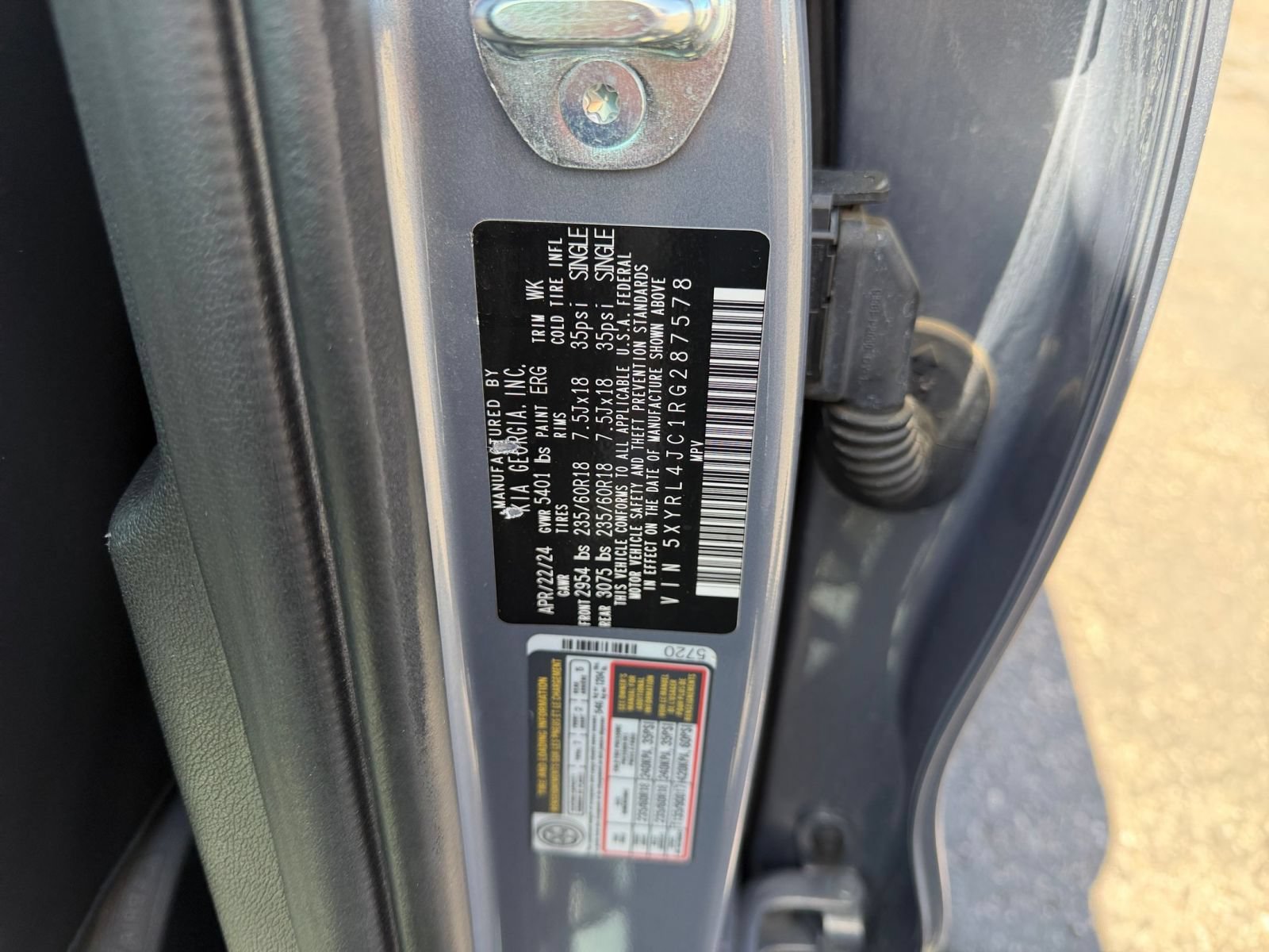 Used 2024 Kia Sorento S FWD image 32