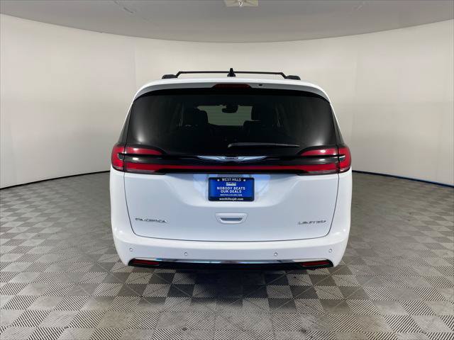 Certified 2023 Chrysler Pacifica Limited FWD image 21