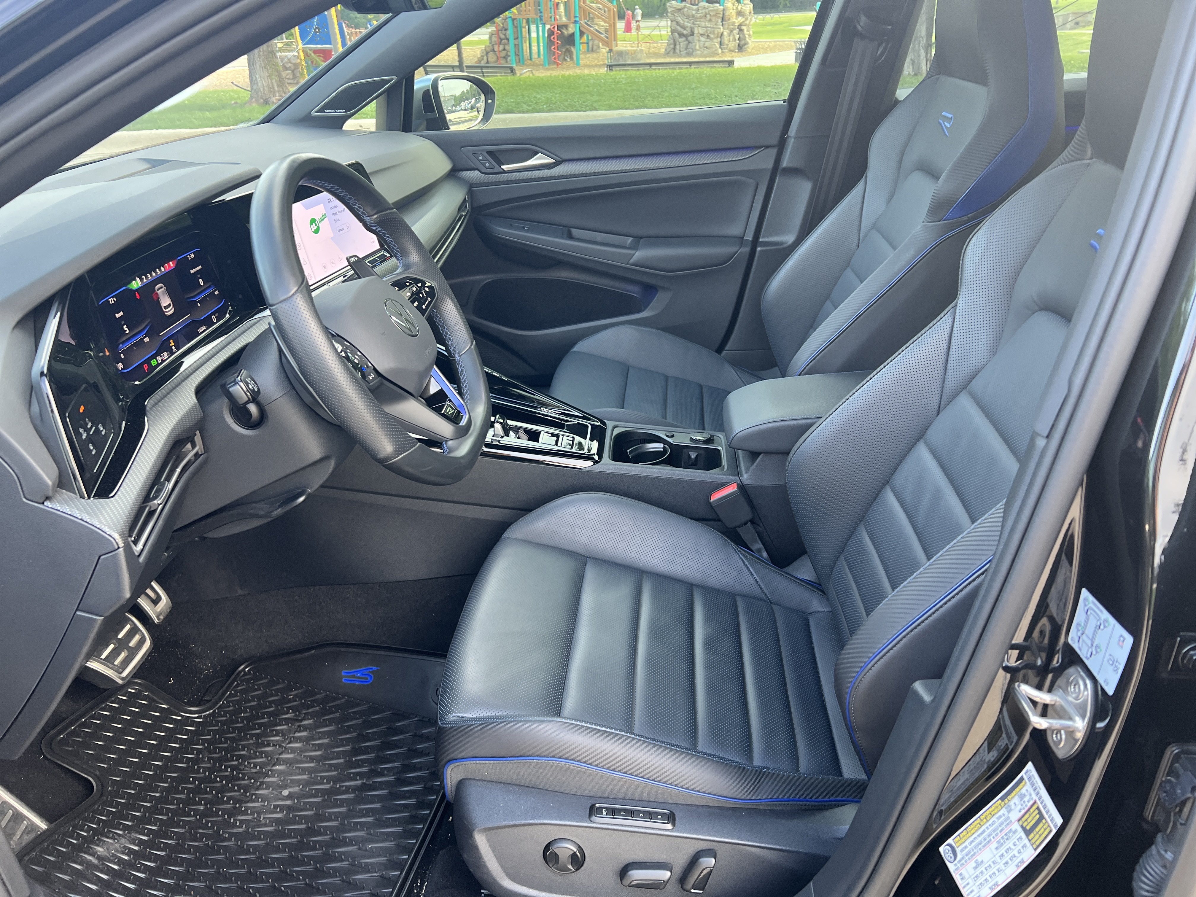 Used 2024 Volkswagen Golf R AWD/4WD image 15