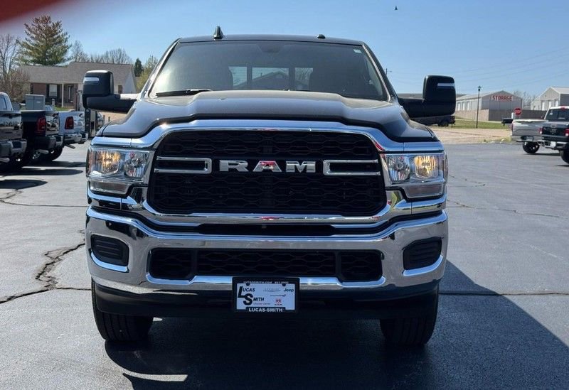 Used 2024 RAM 2500 Tradesman w/ Chrome Appearance Group image 9