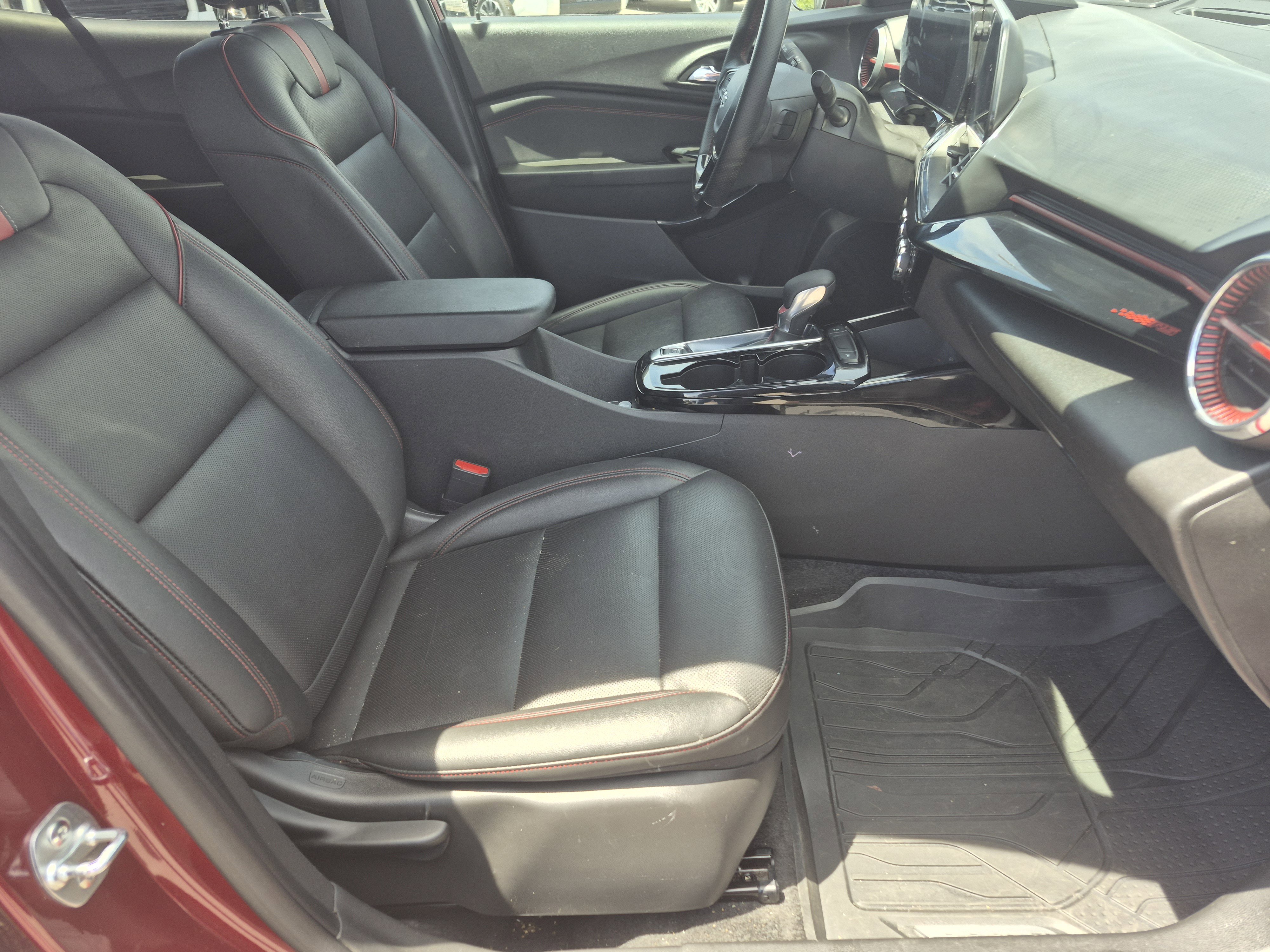 Used 2025 Chevrolet Trax RS w/ Driver Confidence Package FWD image 23