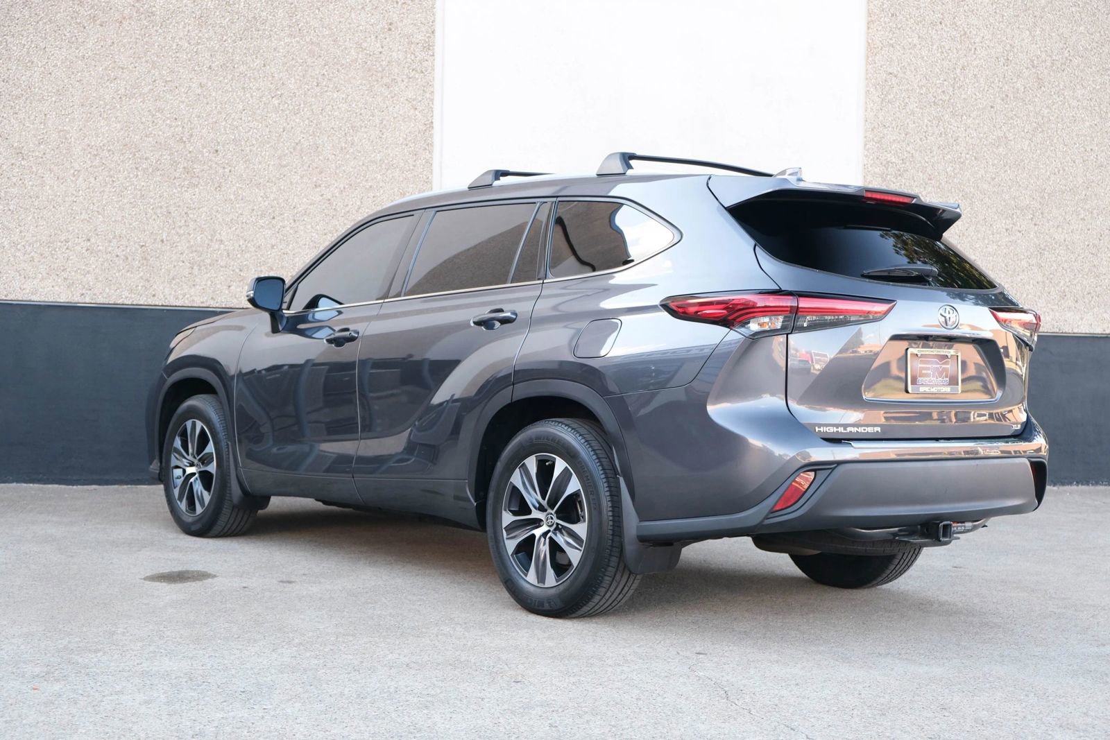 Used 2022 Toyota Highlander XLE image 14