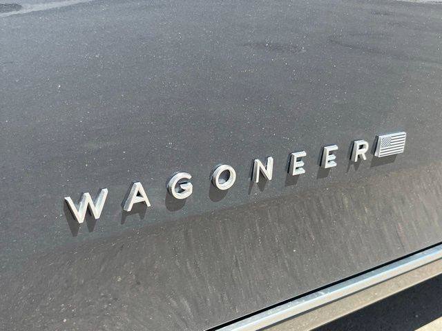 Certified 2024 Jeep Wagoneer L Series III w/ Premium Group I AWD/4WD image 13