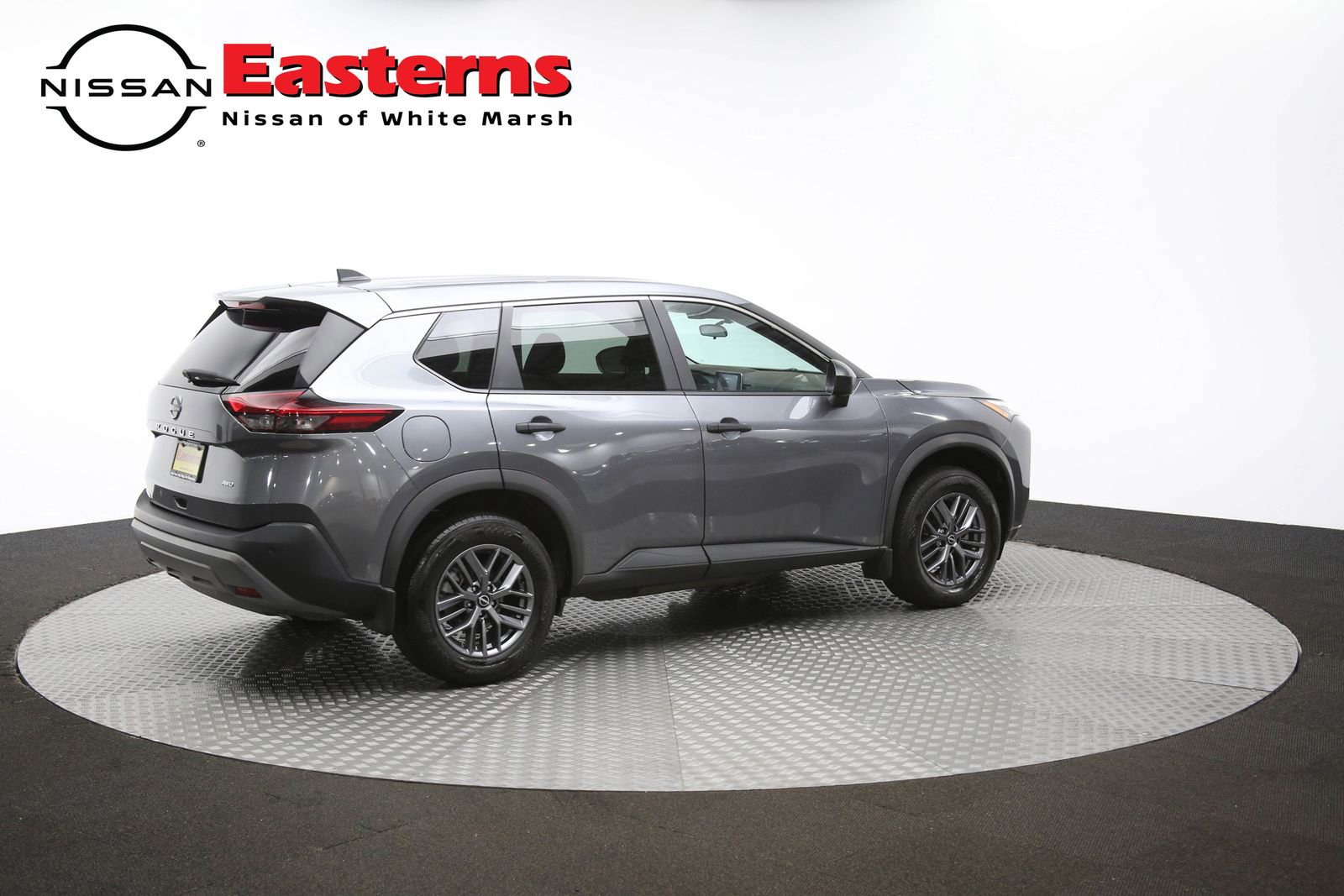 Used 2023 Nissan Rogue S image 43