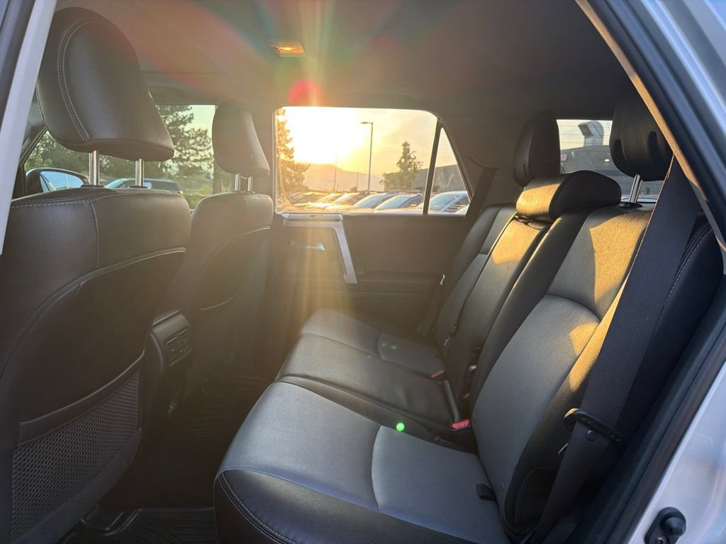 Used 2022 Toyota 4Runner SR5 Premium w/ Moonroof Package AWD/4WD image 20