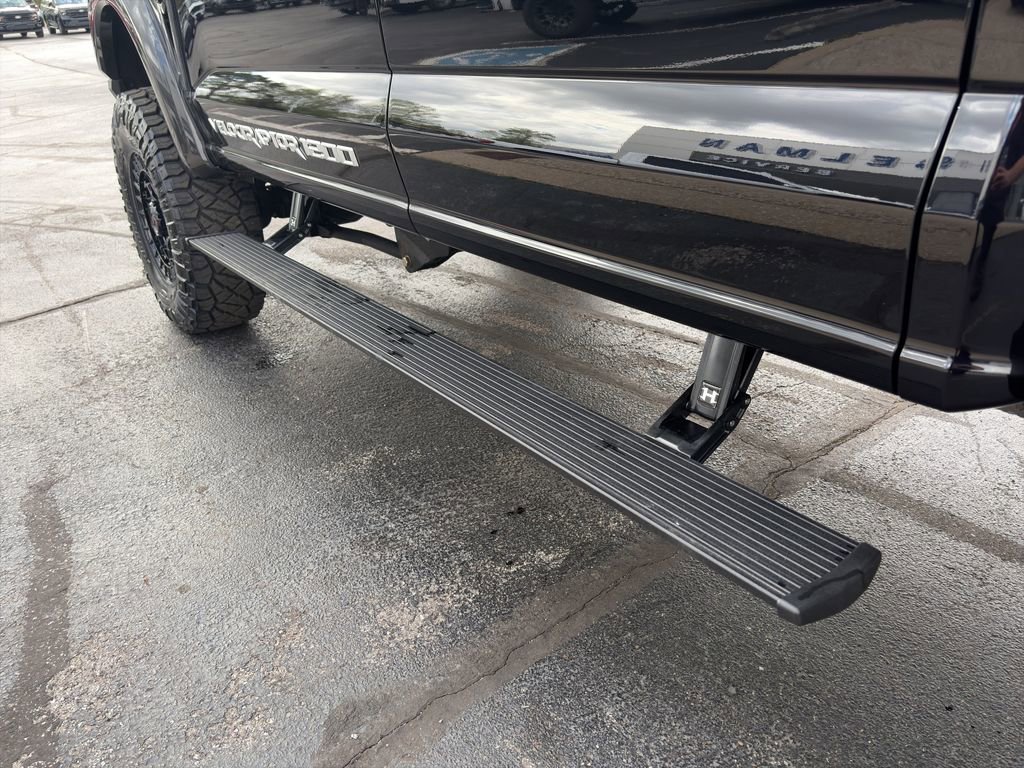 New 2026 Ford F250 Lariat w/ Black Appearance Package image 13
