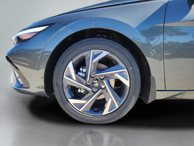 New 2026 Hyundai Elantra Limited FWD image 11