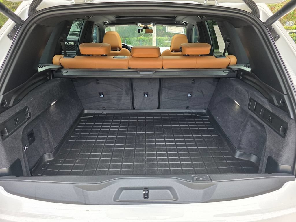 Used 2022 BMW X5 sDrive40i w/ Premium Package RWD image 17