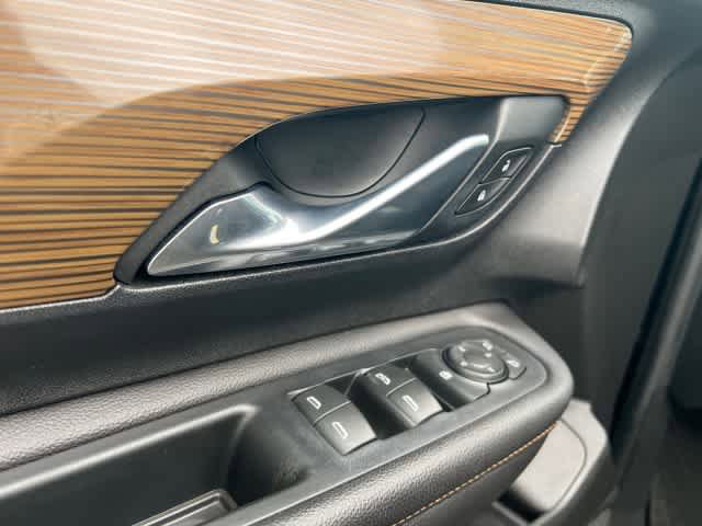 Used 2021 GMC Terrain SLE w/ Elevation Edition image 14