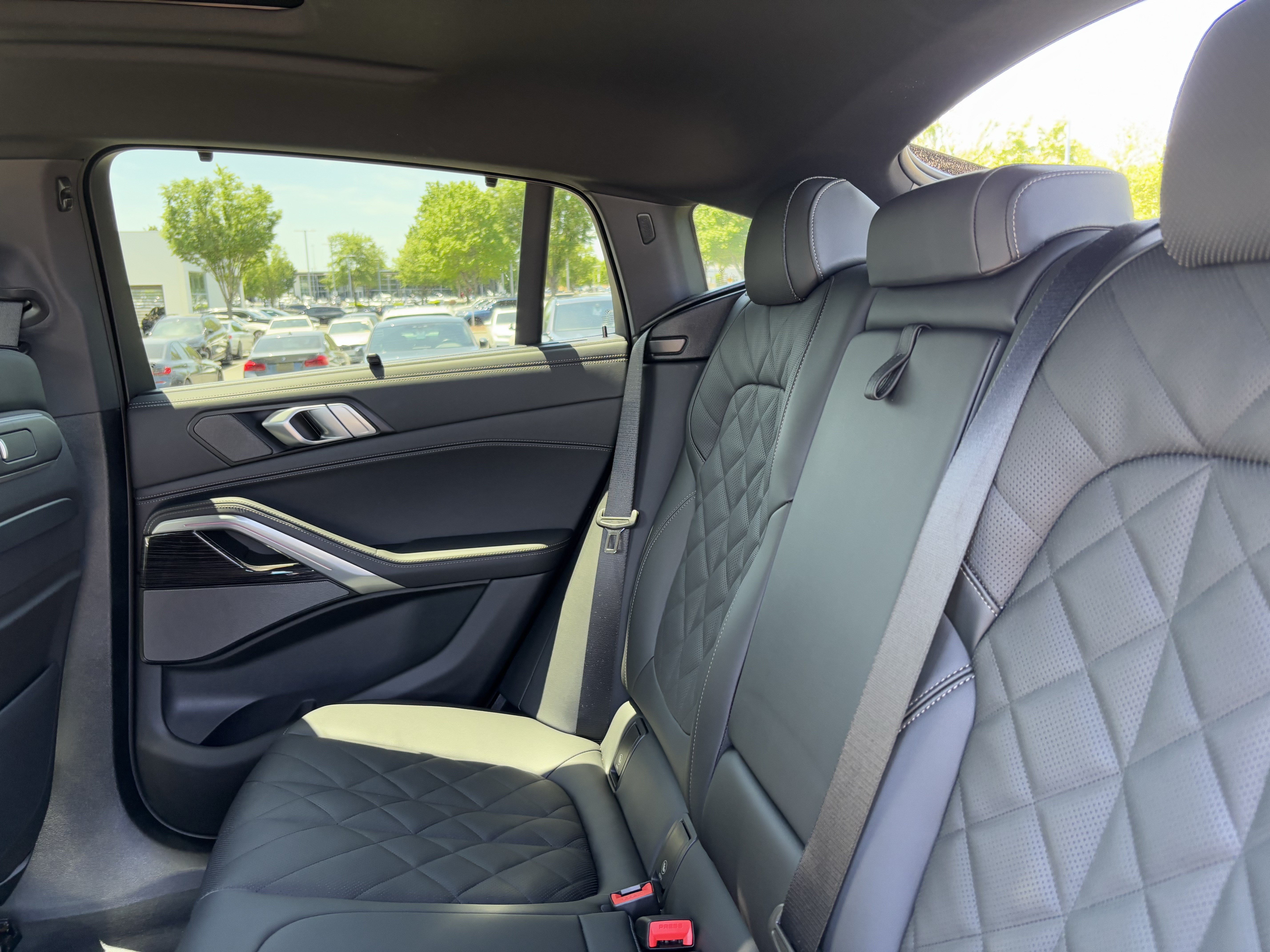 Certified 2026 BMW X6 M60i AWD/4WD image 33