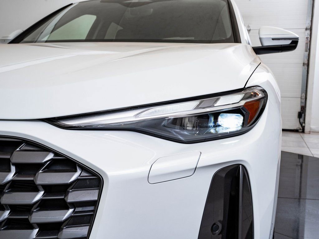 Certified 2025 Audi Q5 Premium w/ 19" Wheel Package image 14