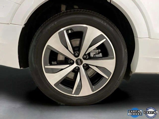 Used 2024 Audi Q8 e-tron Premium image 33