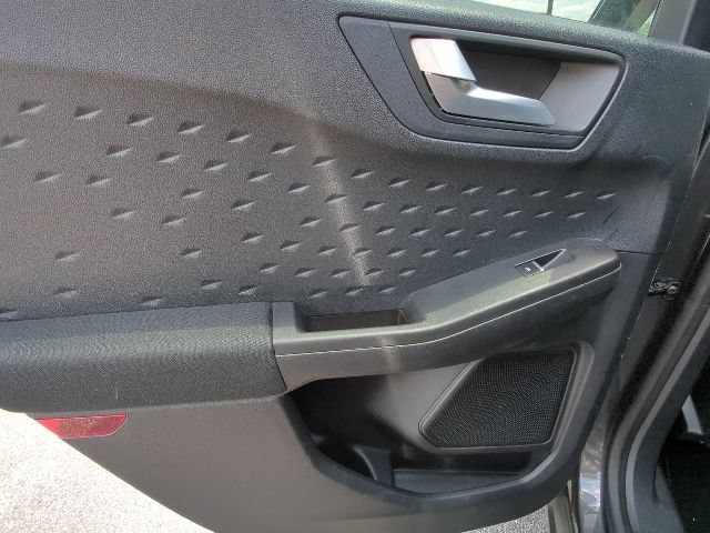 Used 2020 Ford Escape SE FWD image 25