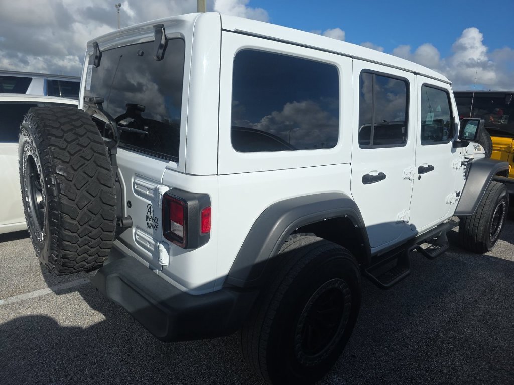 Used 2022 Jeep Wrangler Unlimited Sport AWD/4WD image 2