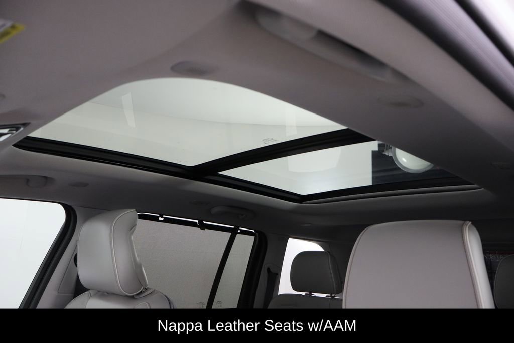 Used 2022 Jeep Grand Cherokee Overland w/ Luxury Tech Group IV image 27