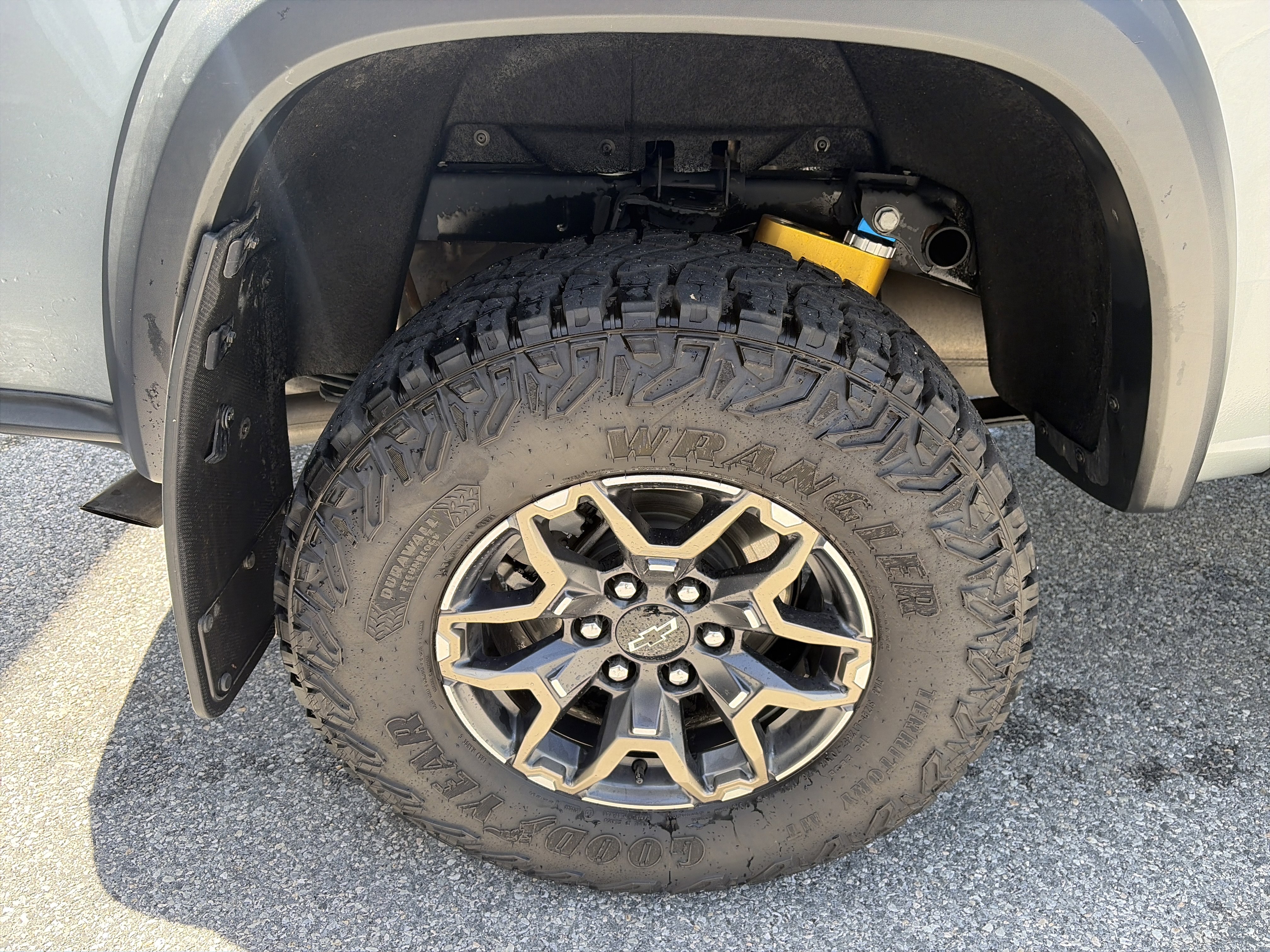 Used 2024 Chevrolet Colorado ZR2 w/ ZR2 Convenience Package III AWD/4WD image 34