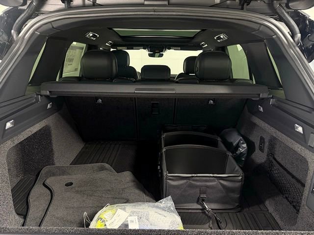 New 2025 Land Rover Range Rover SE image 20