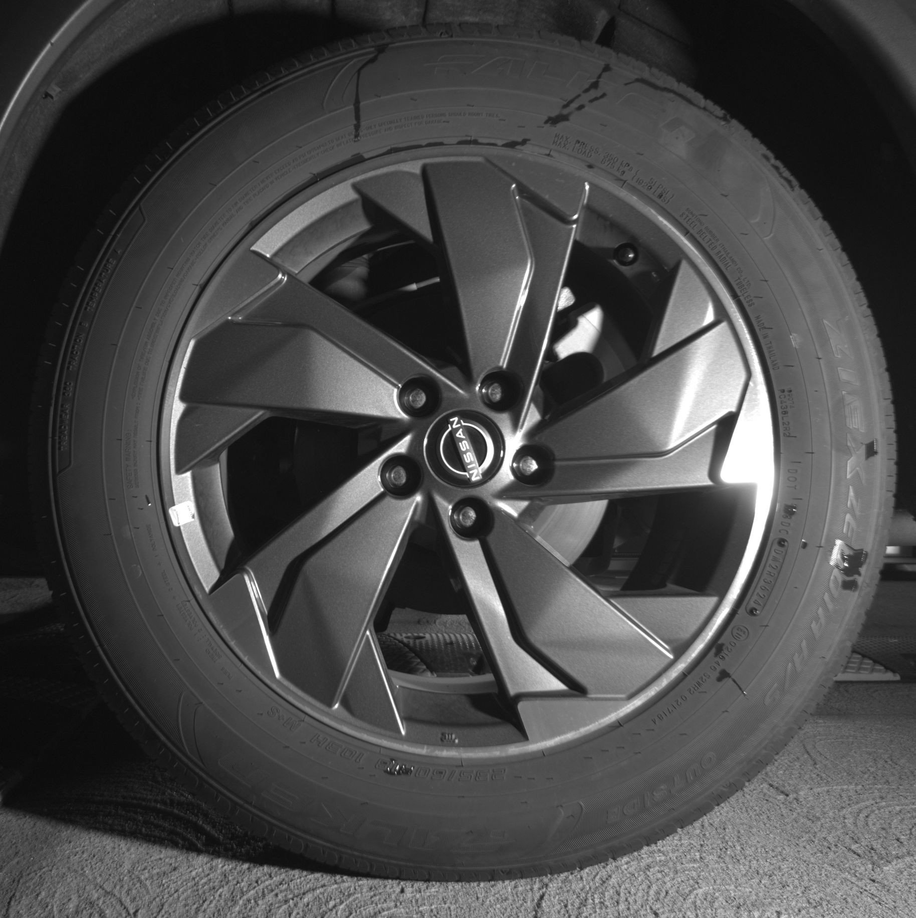 Used 2025 Nissan Rogue SV image 14