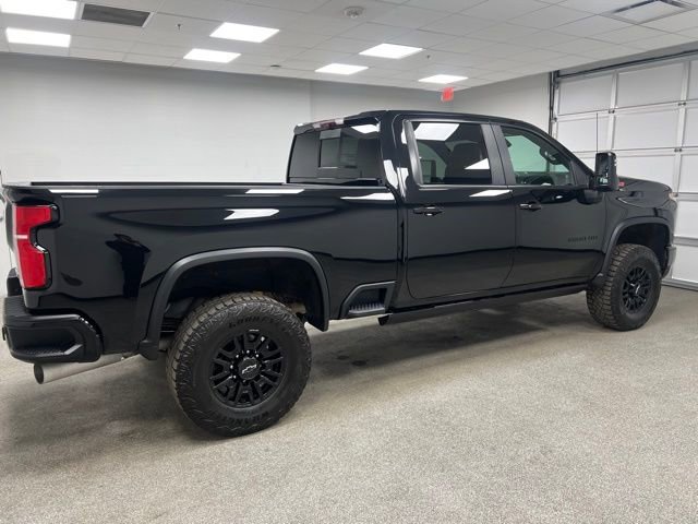 Used 2024 Chevrolet Silverado 2500 ZR2 w/ Technology Package AWD/4WD image 11
