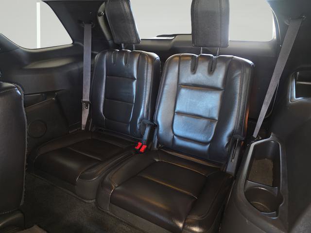 Used 2014 Ford Explorer XLT w/ Equipment Group 202A AWD/4WD image 28