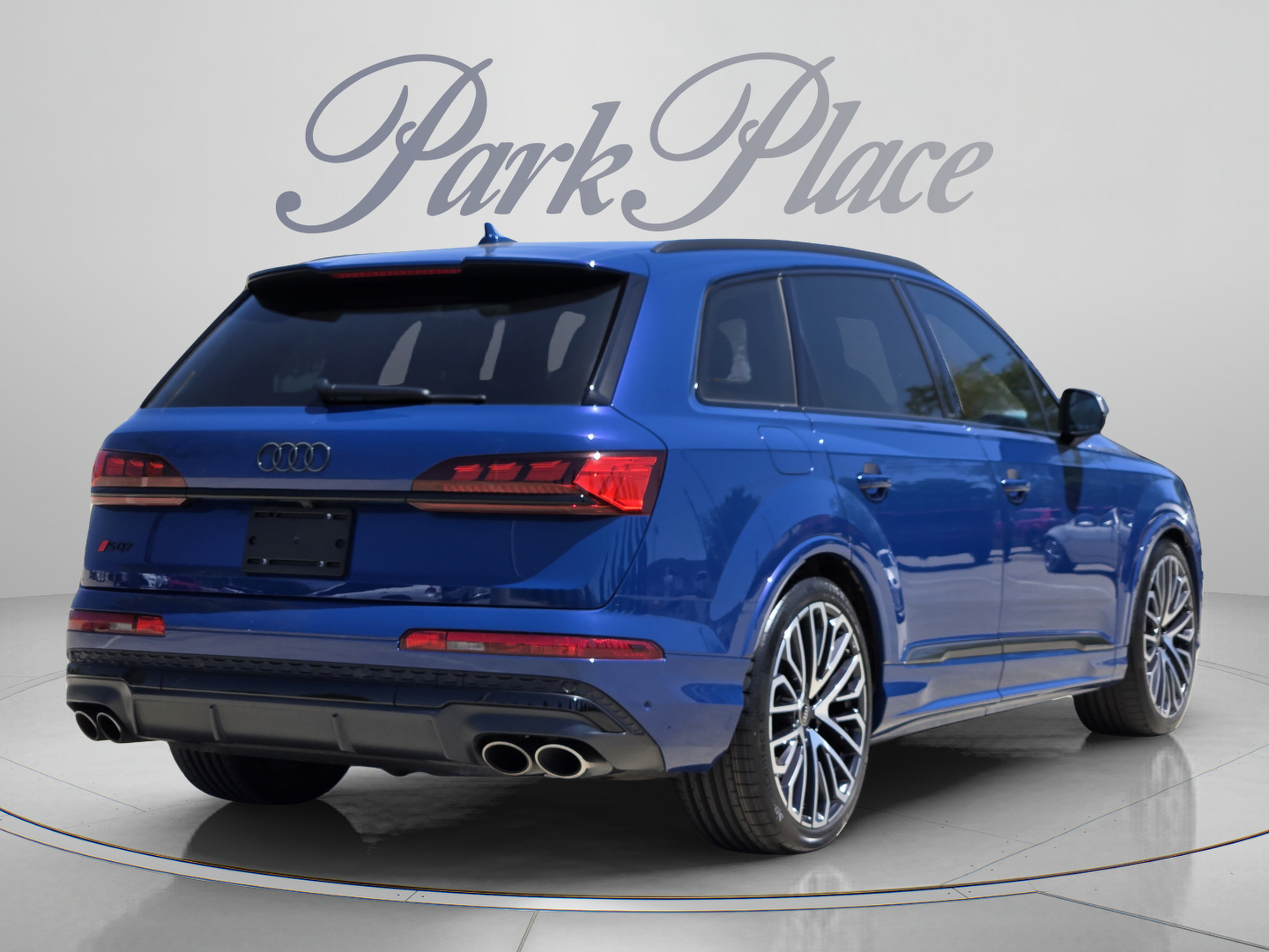 Used 2025 Audi SQ7 Prestige AWD/4WD image 5