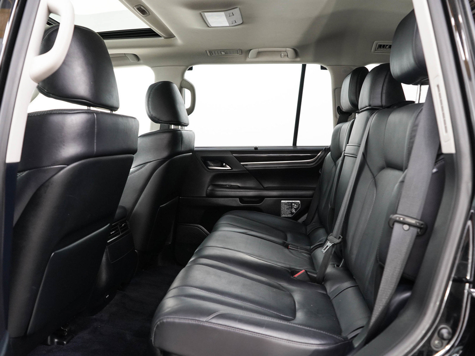 Used 2018 Lexus LX 570 4WD image 17