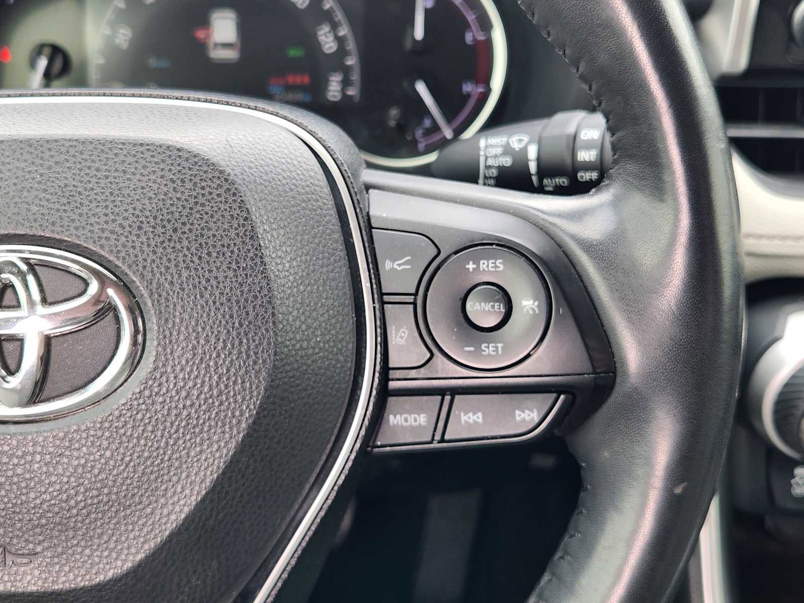 Used 2019 Toyota RAV4 Limited image 29