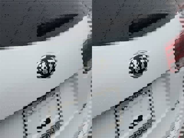 Used 2017 Kia Sorento SX image 10