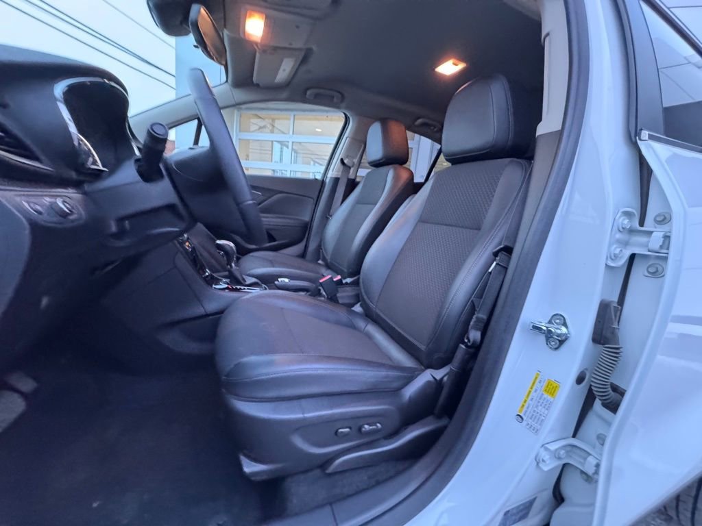 Used 2022 Buick Encore Preferred w/ Safety Package image 10