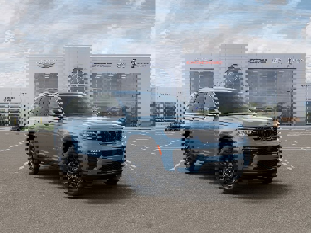 New 2026 Jeep Grand Cherokee Limited w/ Limited Altitude Package AWD/4WD image 5