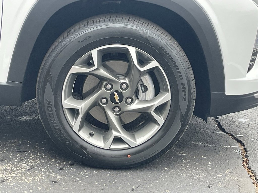 Certified 2026 Chevrolet Trax LT image 9