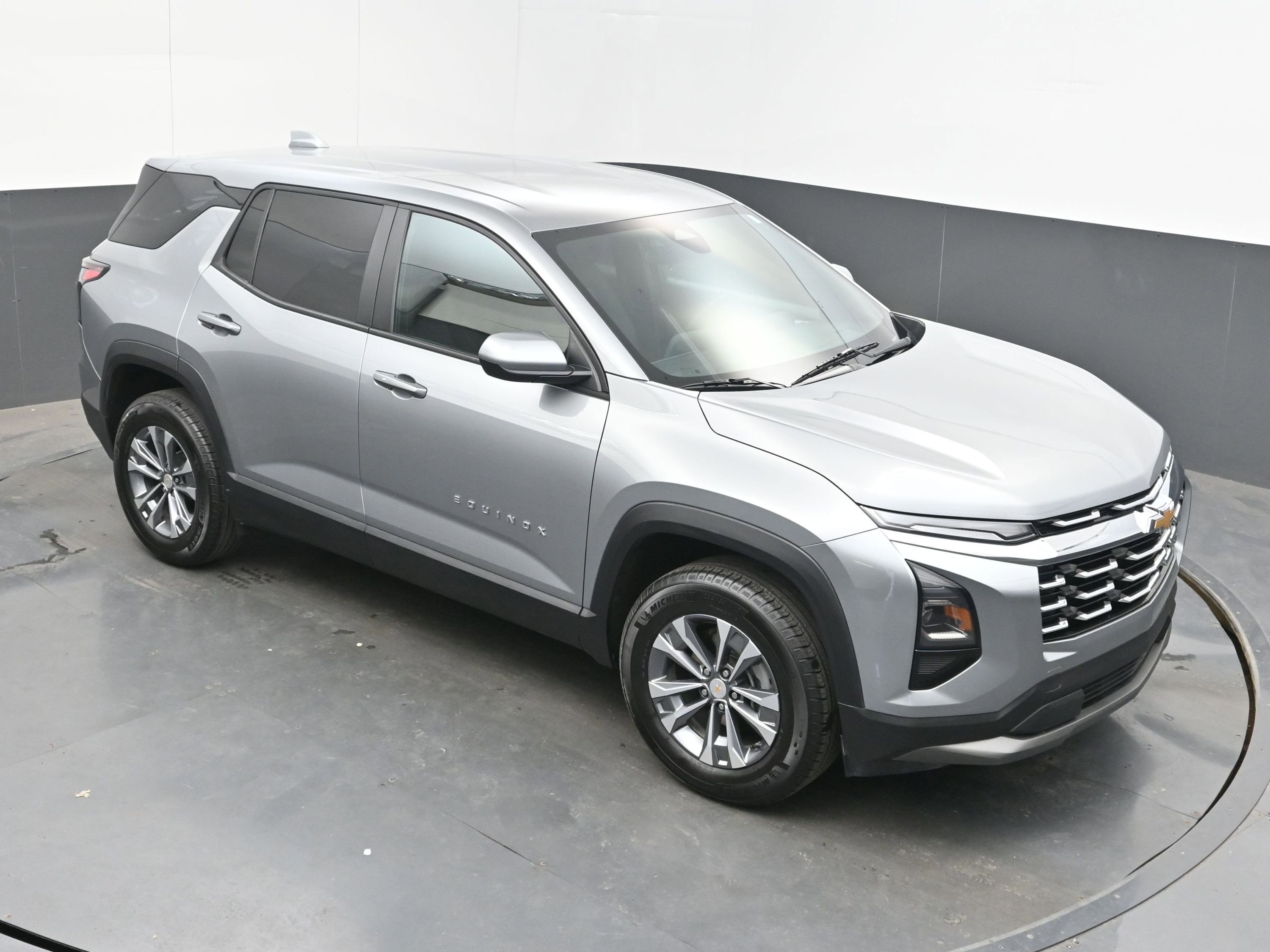 Used 2025 Chevrolet Equinox LT AWD/4WD image 28