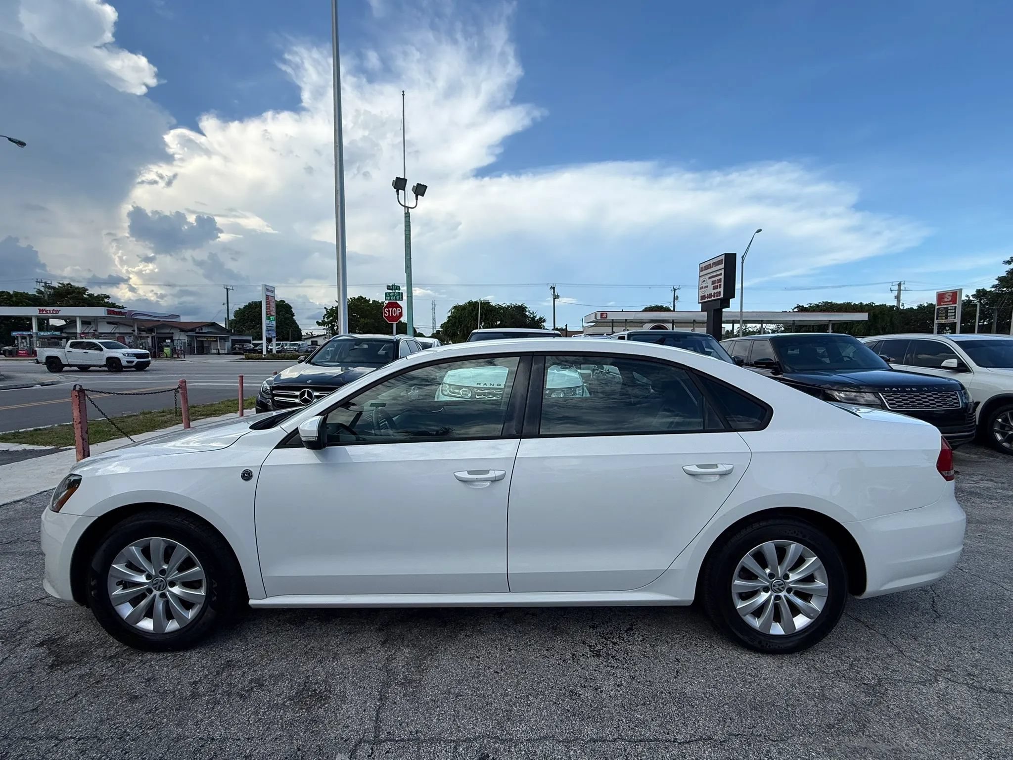 Used 2014 Volkswagen Passat 1.8T Wolfsburg Edition FWD image 2