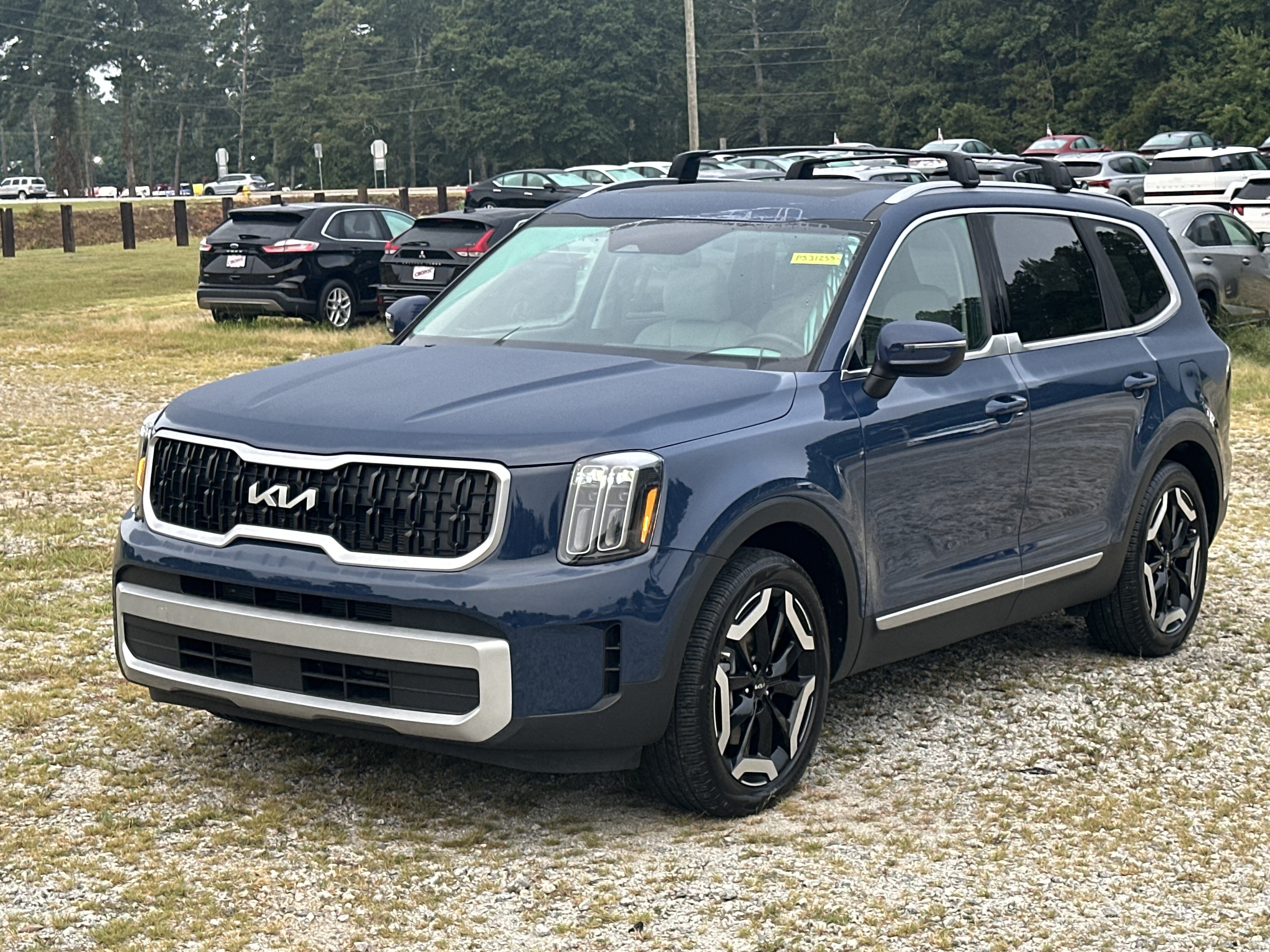 Used 2024 Kia Telluride EX FWD image 1