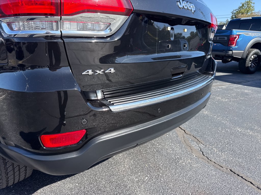Used 2022 Jeep Grand Cherokee Limited AWD/4WD image 12