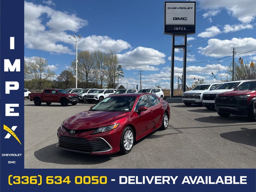 Used 2022 Toyota Camry LE w/ Convenience Package image 1